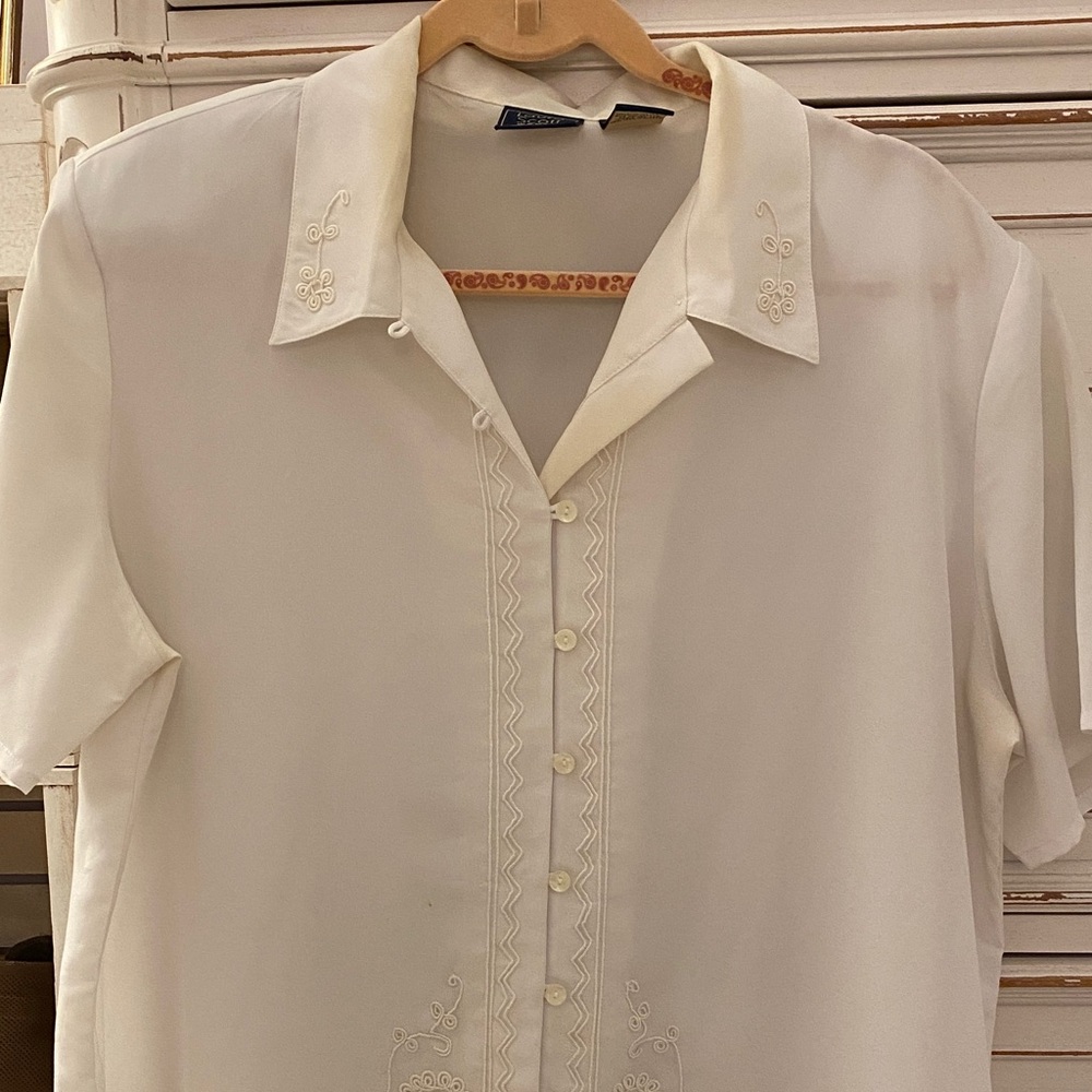 Vintage Laura Scott White Embroidered Blouse